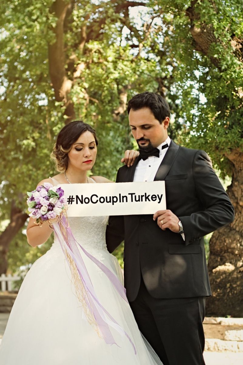 Gelin damatlar darbe teşebbüsüne tepki gösterdi!